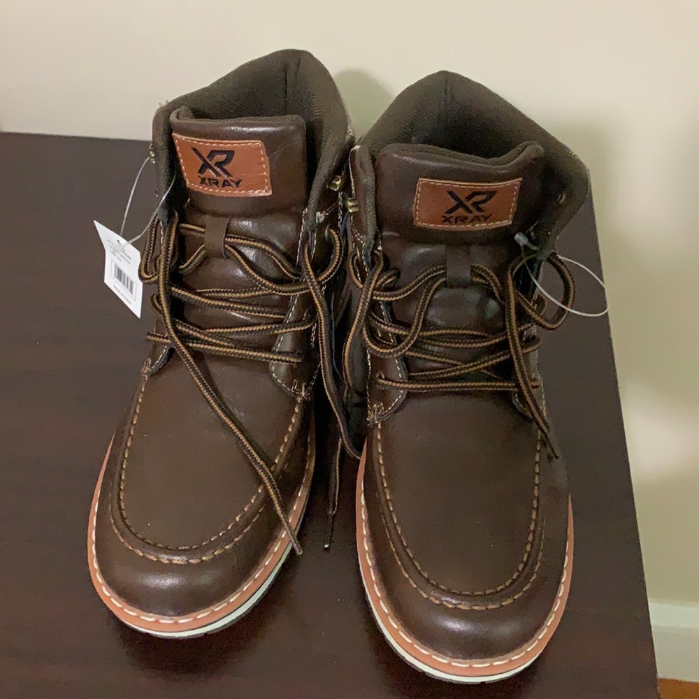Brand new boots for boy size 6.5